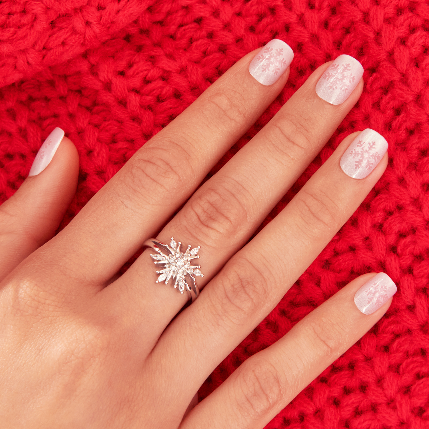 KISS Voguish Fantasy Holiday Press On Glue Nails - Frosty Delights