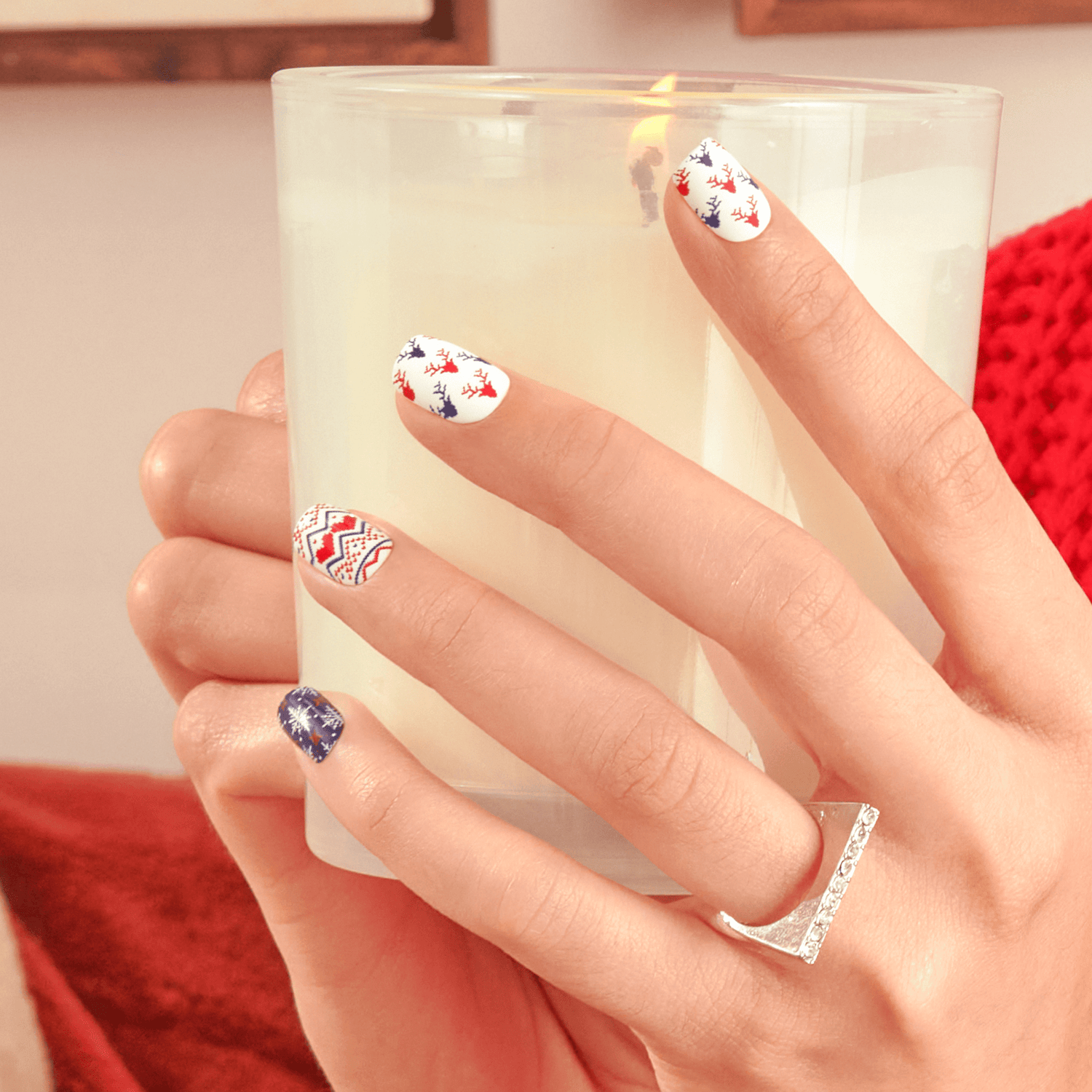 KISS Voguish Fantasy Holiday Press On Glue Nails - Snow Much Fun